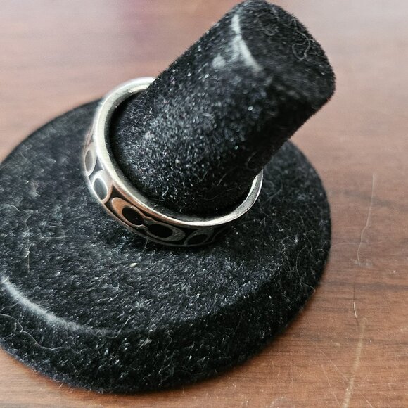 Coach Silver and Black Signature C Band Ring Size 8 - Picture 4 of 5